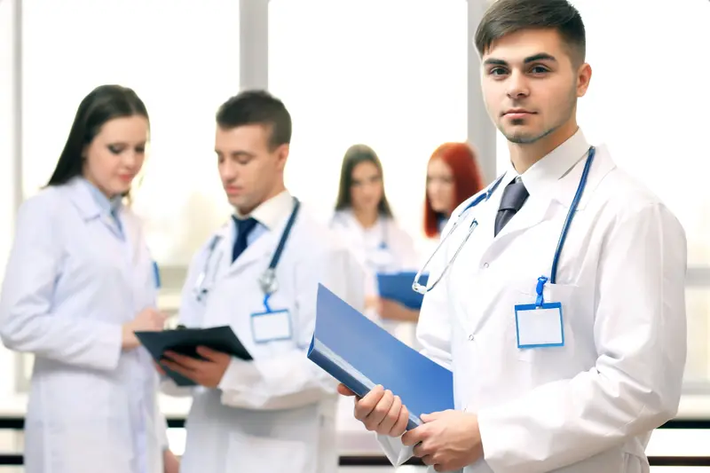 Medici e infermieri: SOSNESS per i sanitari
